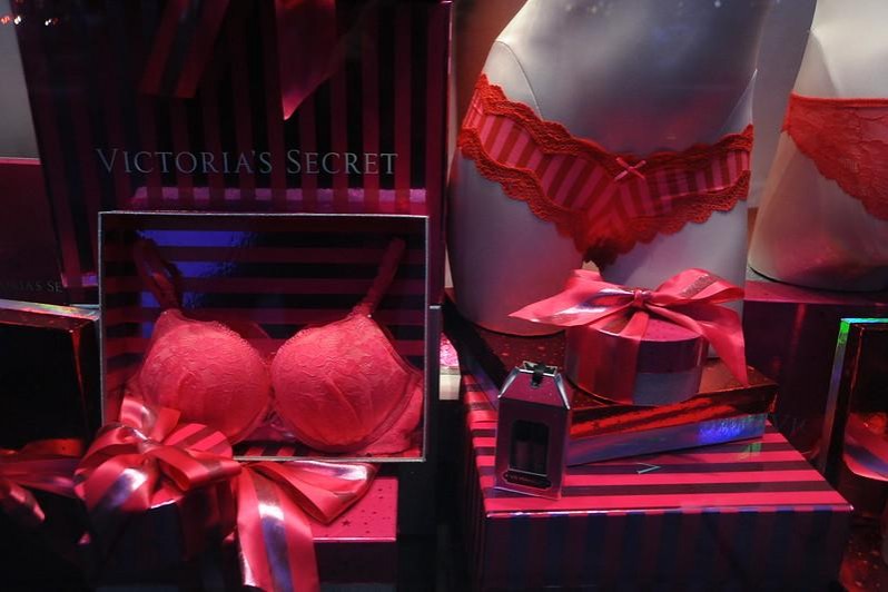 How to order Victoria's Secret USA Qwintry