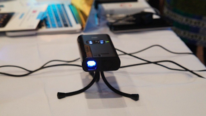 3M MP220 - Блог Бандерольки, рис. 1 Маленький домашний проектор 2