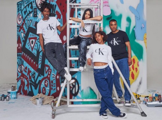 Покупаем стильные футболки Calvin Klein