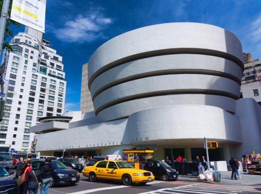 Лень выходить: музей на диване