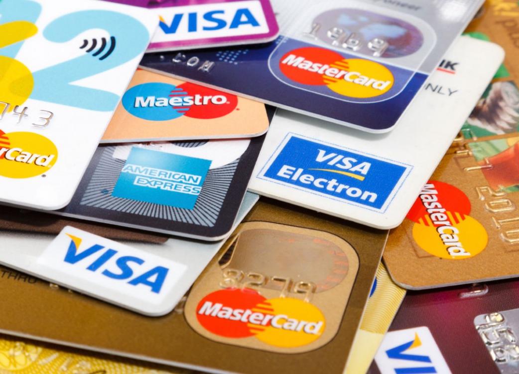 Начинаем покупать в интернете: Пластиковые Карты