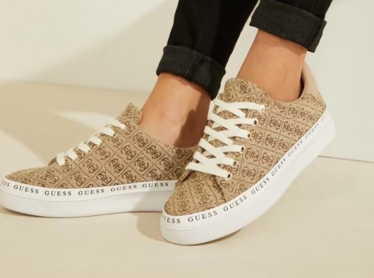 Заказываем сникерсы Guess из США